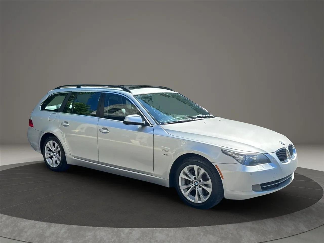BMW 5-Series Sport Wagon 535xi 2010