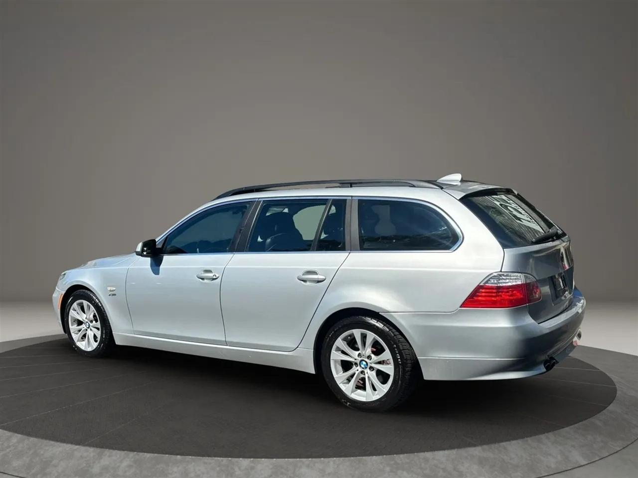 BMW 5-Series Sport Wagon 535xi 2010