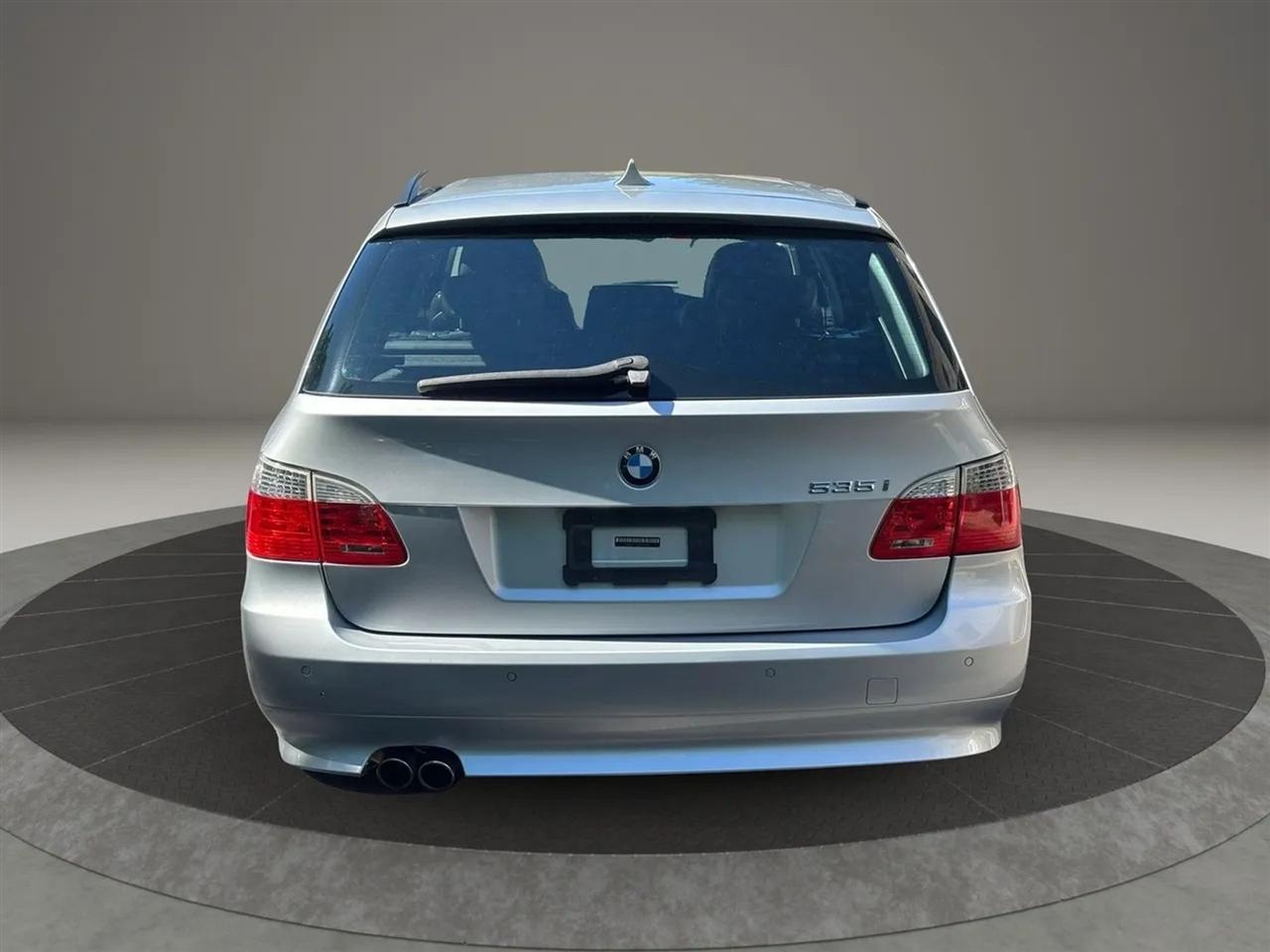 BMW 5-Series Sport Wagon 535xi 2010