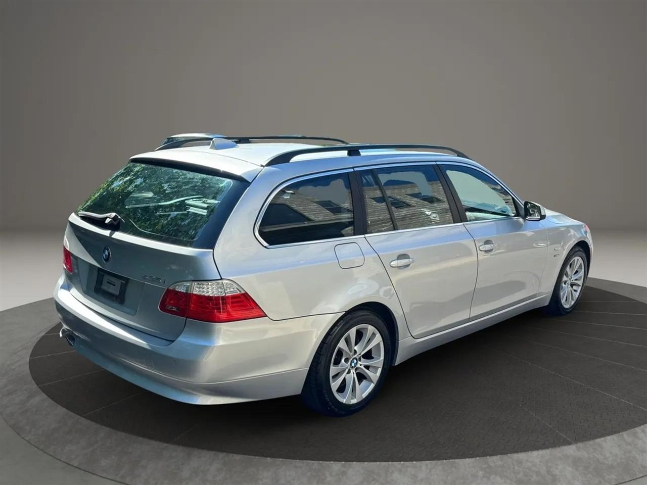 BMW 5-Series Sport Wagon 535xi 2010