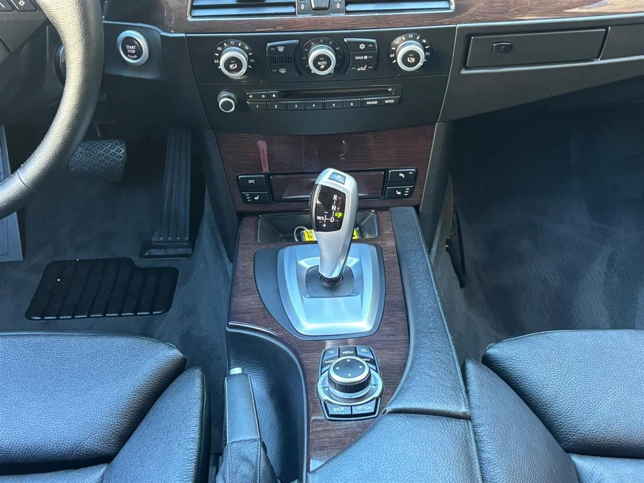 BMW 5-Series Sport Wagon 535xi 2010