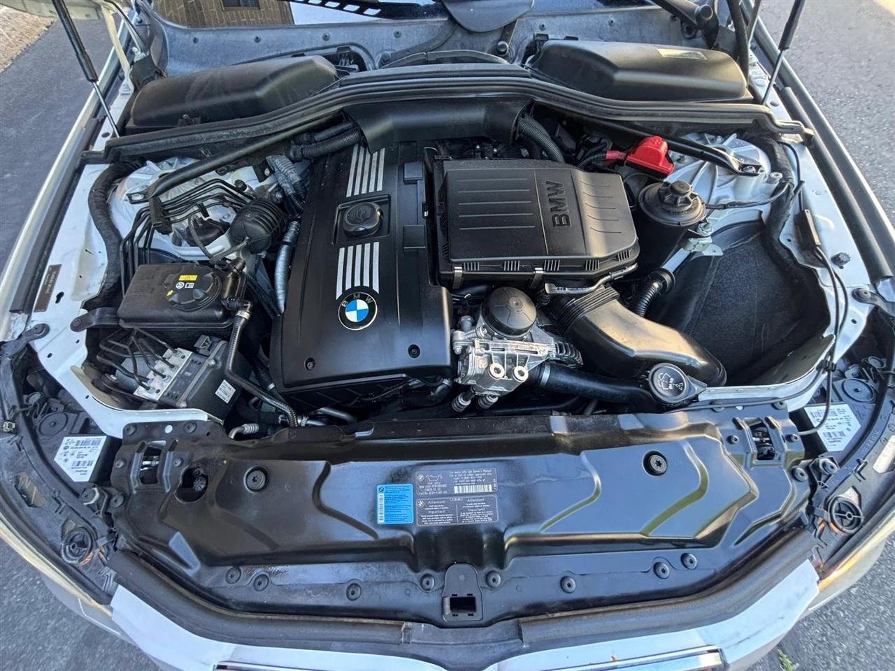 BMW 5-Series Sport Wagon 535xi 2010