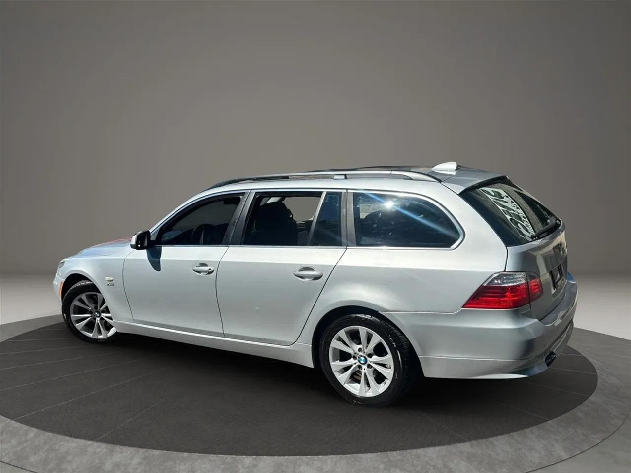BMW 5-Series Sport Wagon 535xi 2010