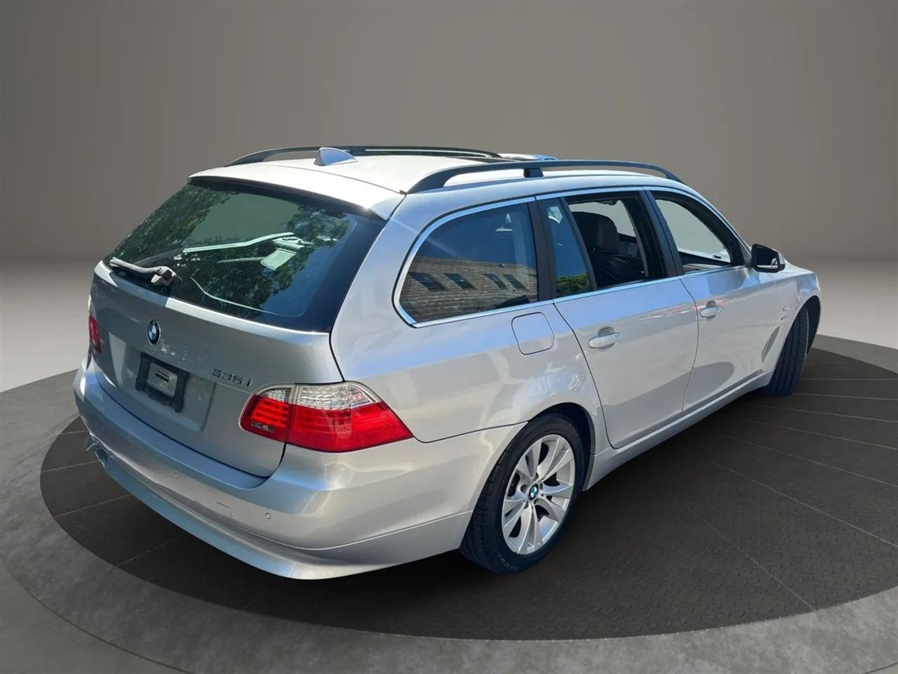 BMW 5-Series Sport Wagon 535xi 2010