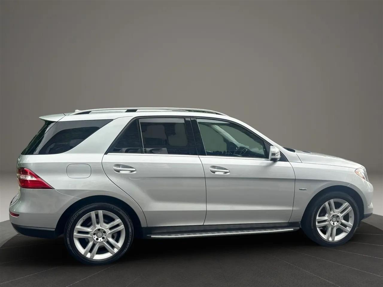 Mercedes-Benz M-Class ML350 4MATIC 2012
