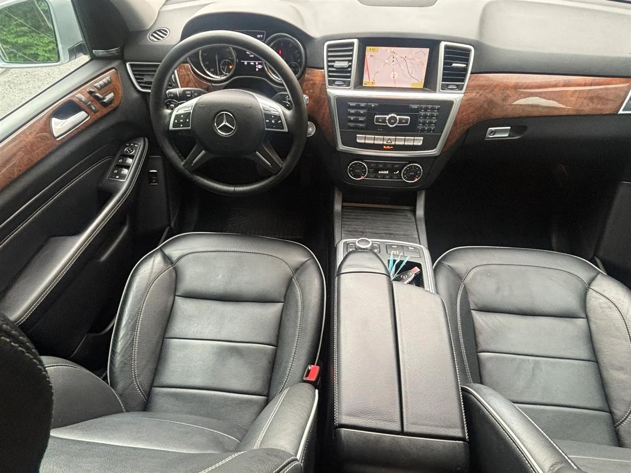 Mercedes-Benz M-Class ML350 4MATIC 2012