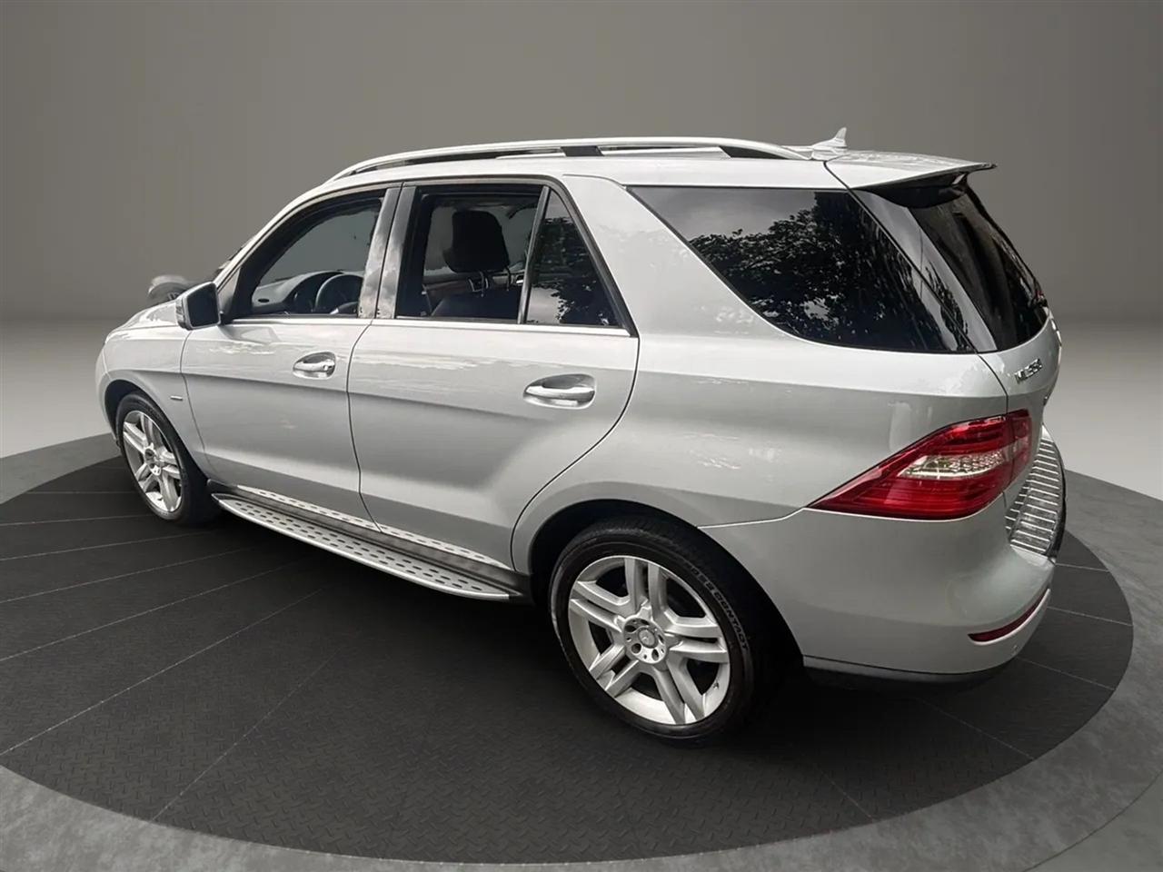 Mercedes-Benz M-Class ML350 4MATIC 2012
