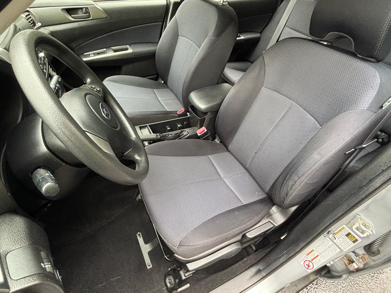 Subaru Forester 2.5X 2012