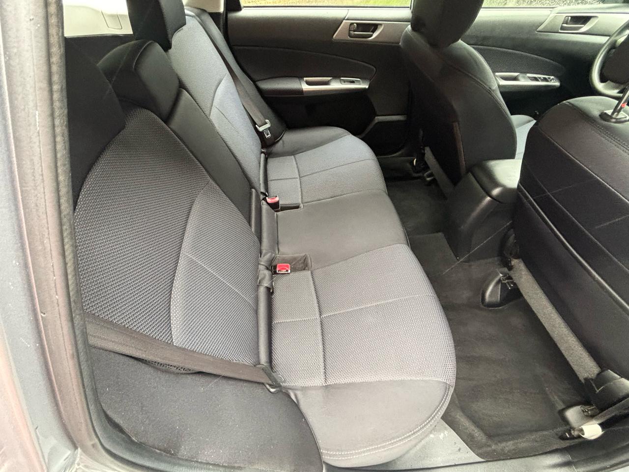 Subaru Forester 2.5X 2012