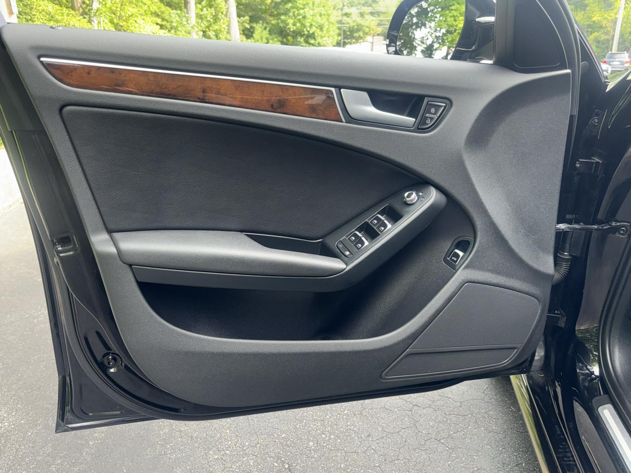 Audi A4 2.0T Premium Sedan quattro Manual 2015