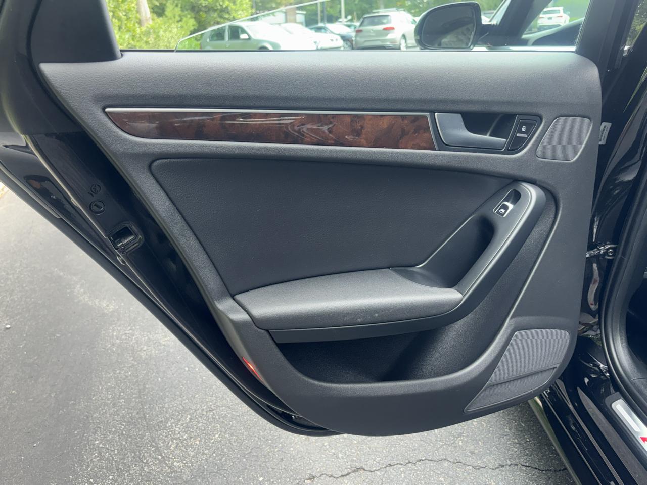 Audi A4 2.0T Premium Sedan quattro Manual 2015