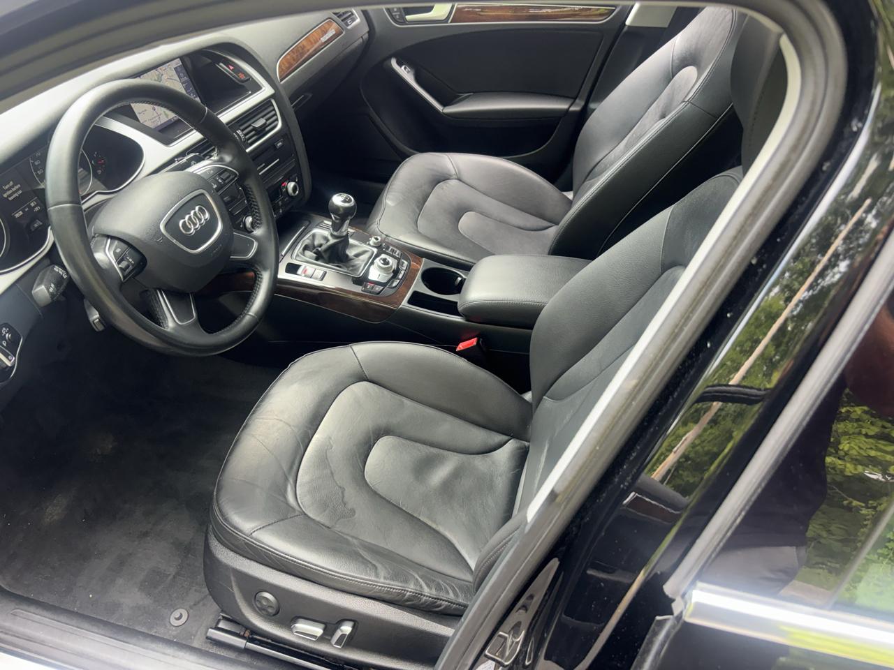 Audi A4 2.0T Premium Sedan quattro Manual 2015