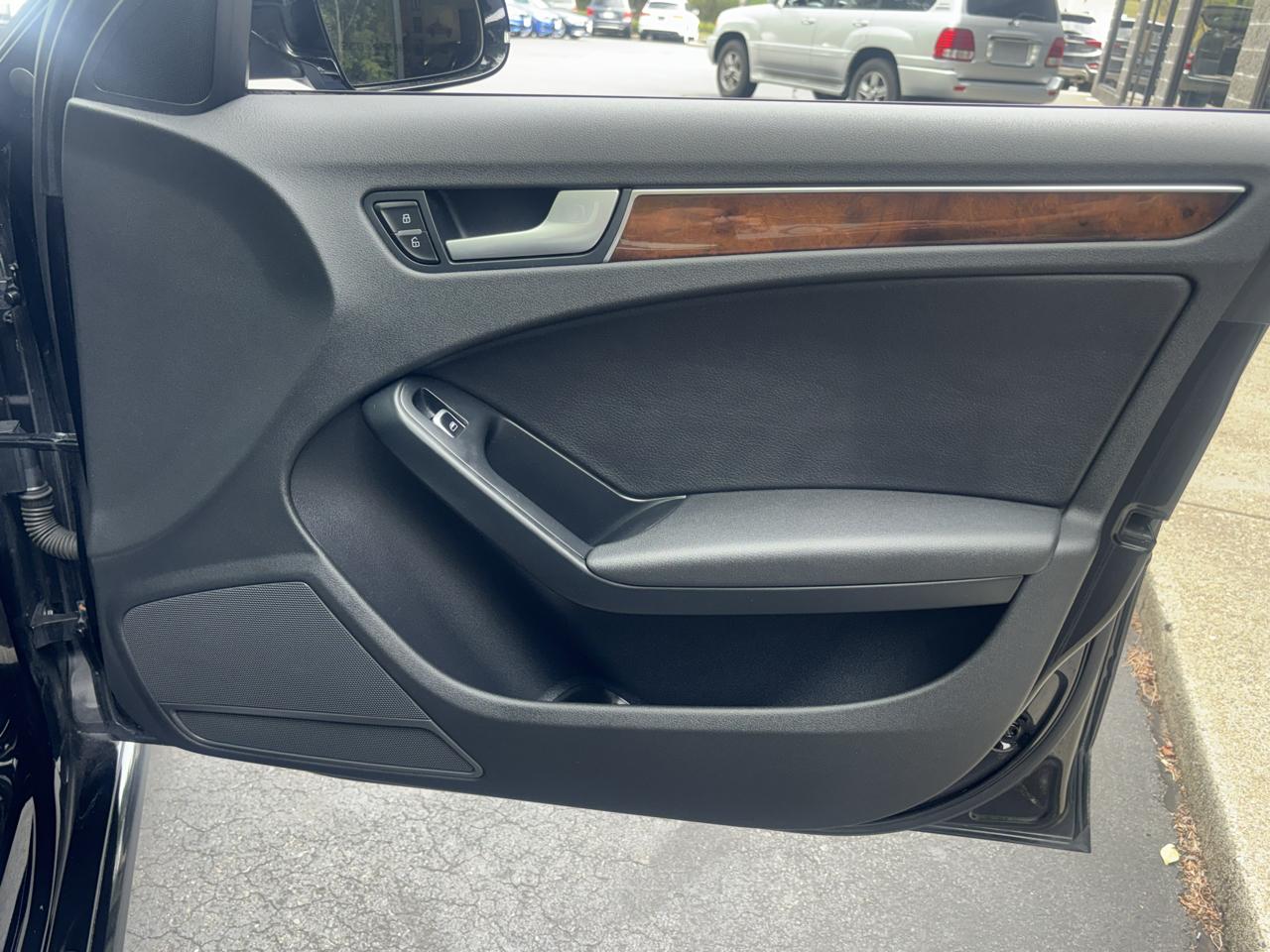 Audi A4 2.0T Premium Sedan quattro Manual 2015