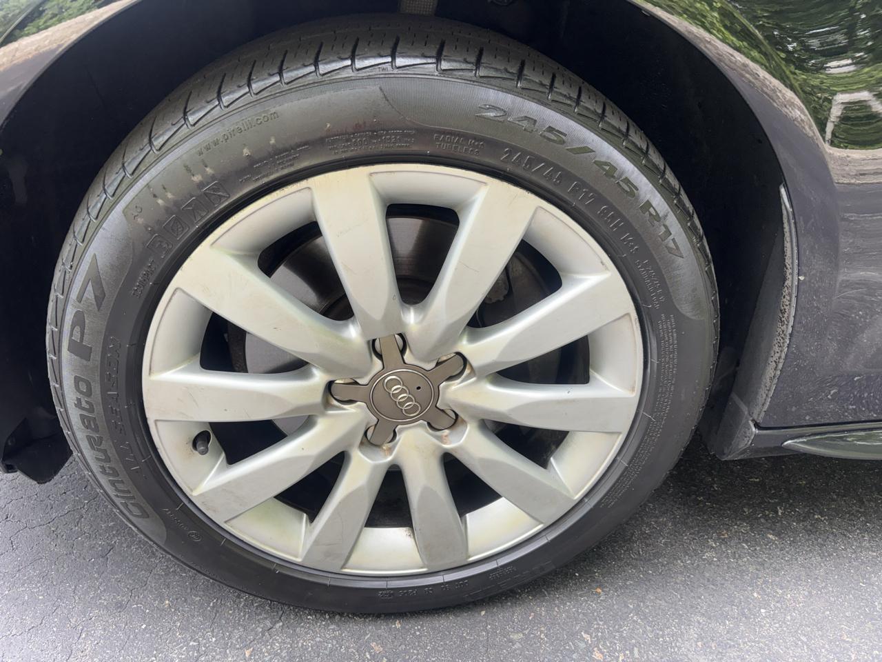 Audi A4 2.0T Premium Sedan quattro Manual 2015