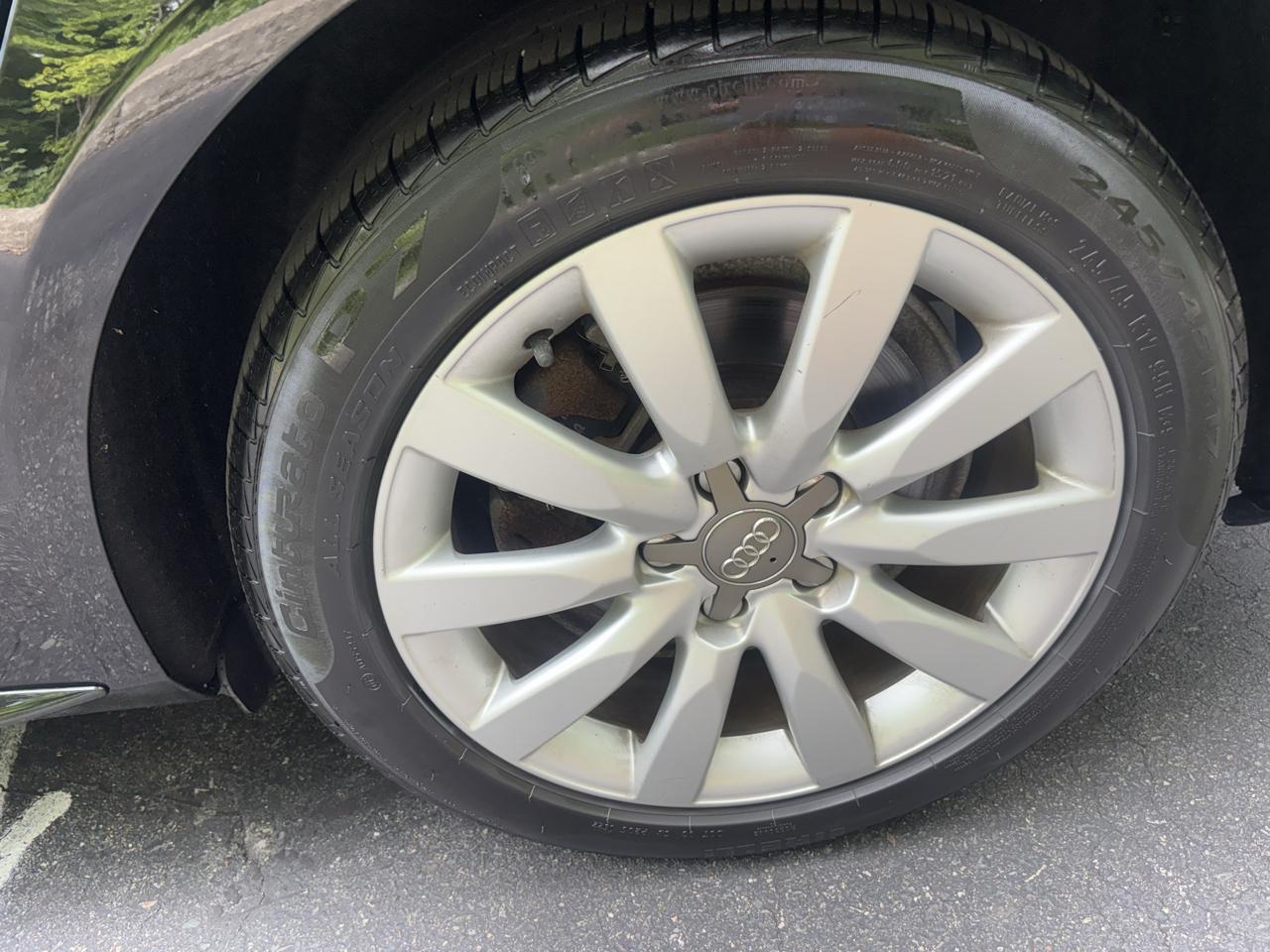 Audi A4 2.0T Premium Sedan quattro Manual 2015
