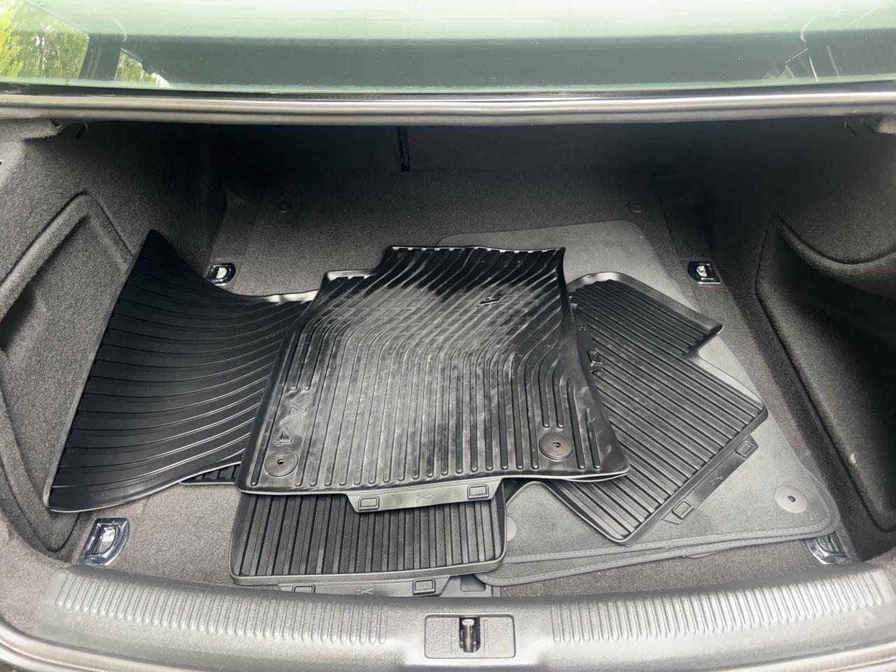 Audi A4 2.0T Premium Sedan quattro Manual 2015