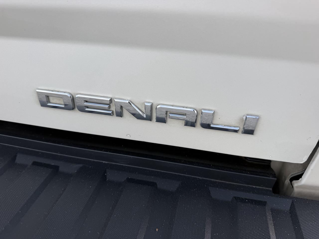 GMC Sierra 1500 Denali Crew Cab 4WD 2014