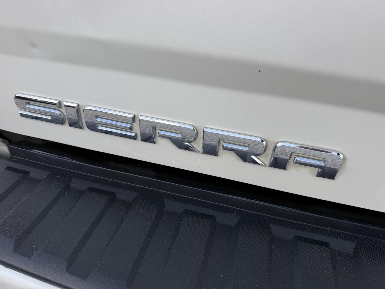 GMC Sierra 1500 Denali Crew Cab 4WD 2014