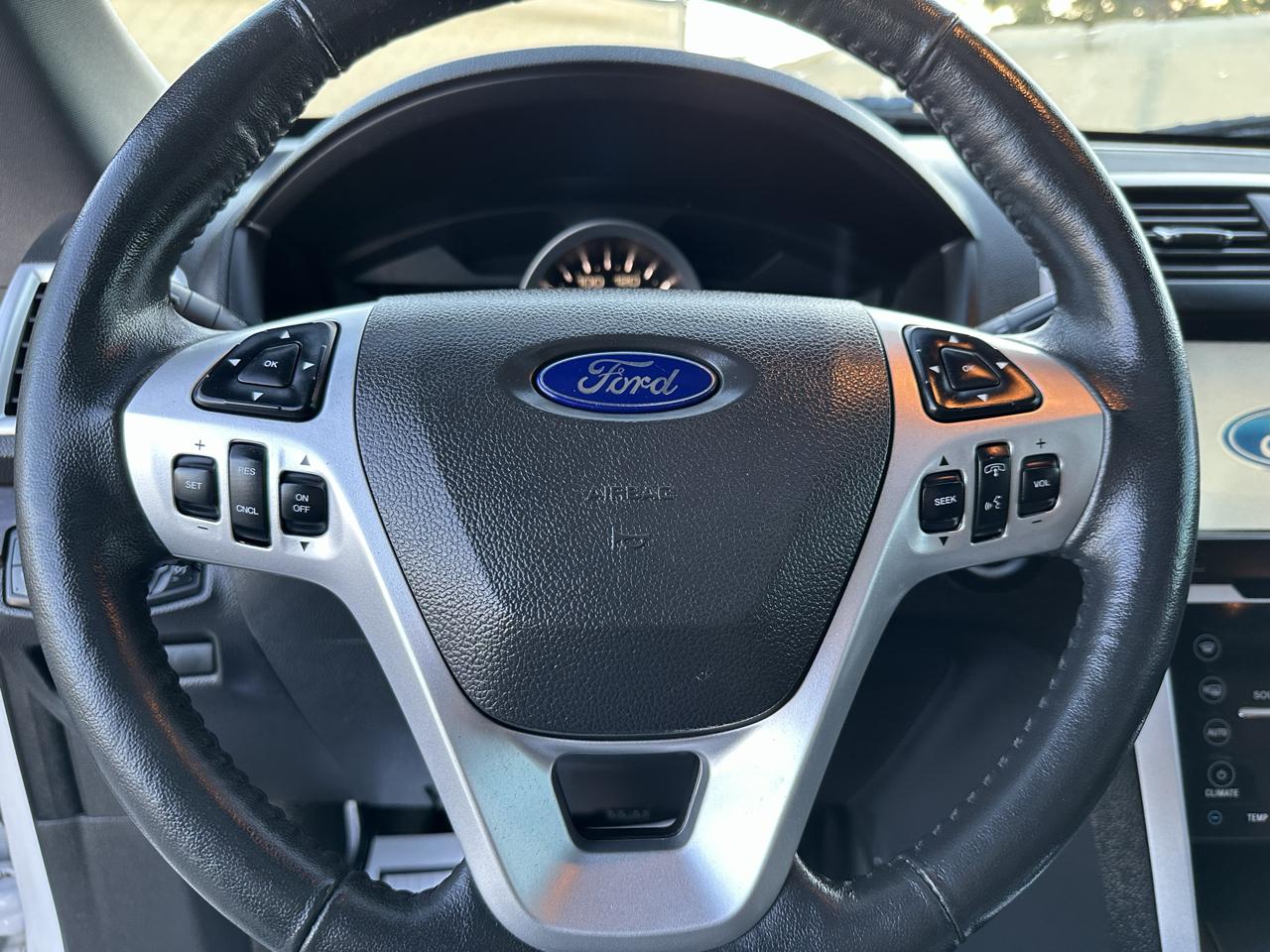 Ford Explorer Limited FWD 2014