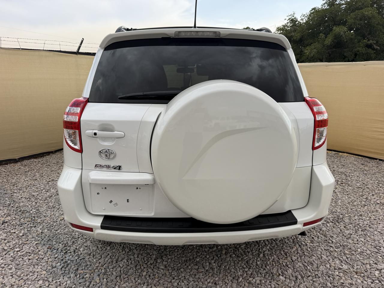 Toyota RAV4 Limited I4 2WD 2011