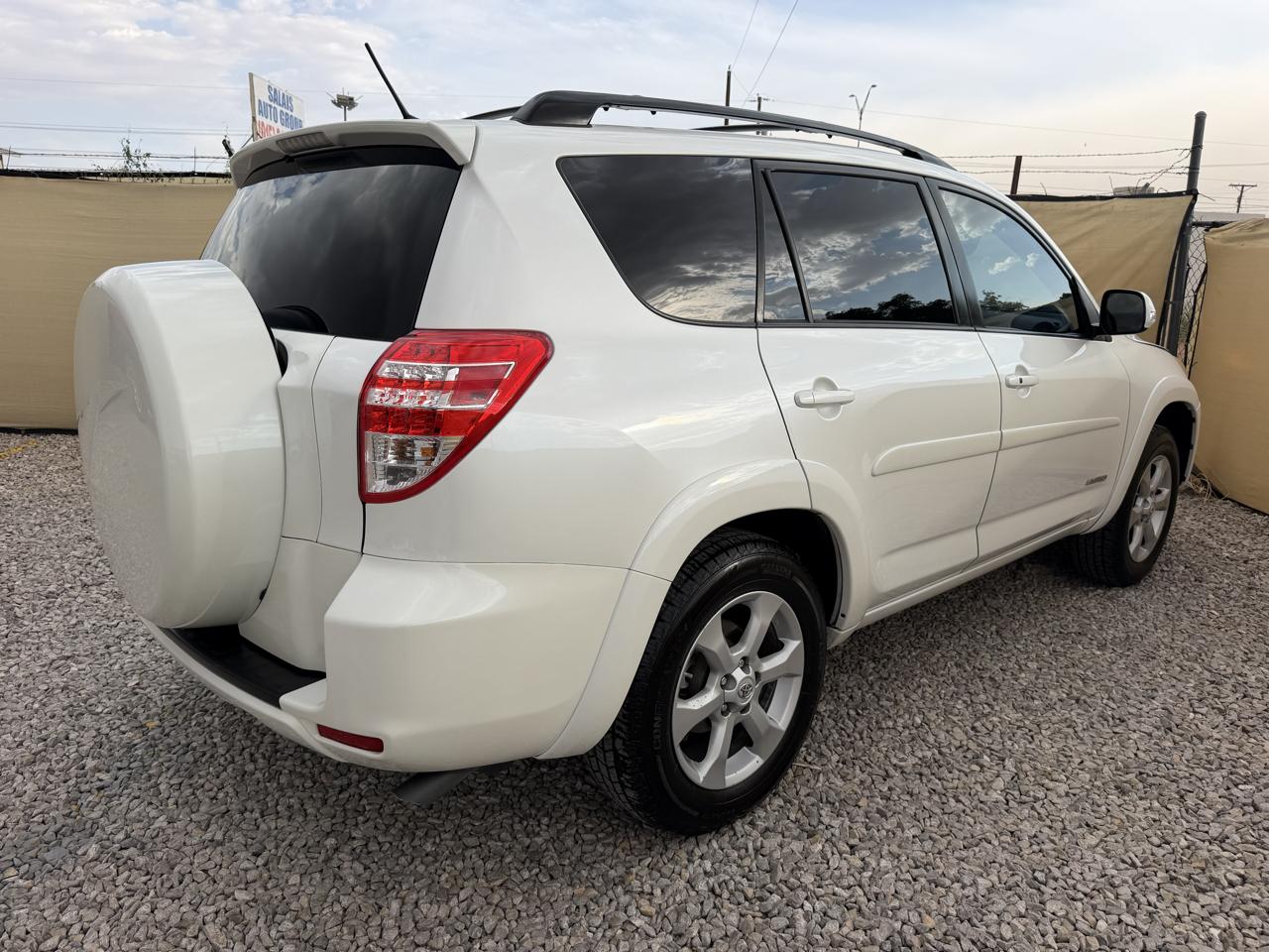 Toyota RAV4 Limited I4 2WD 2011