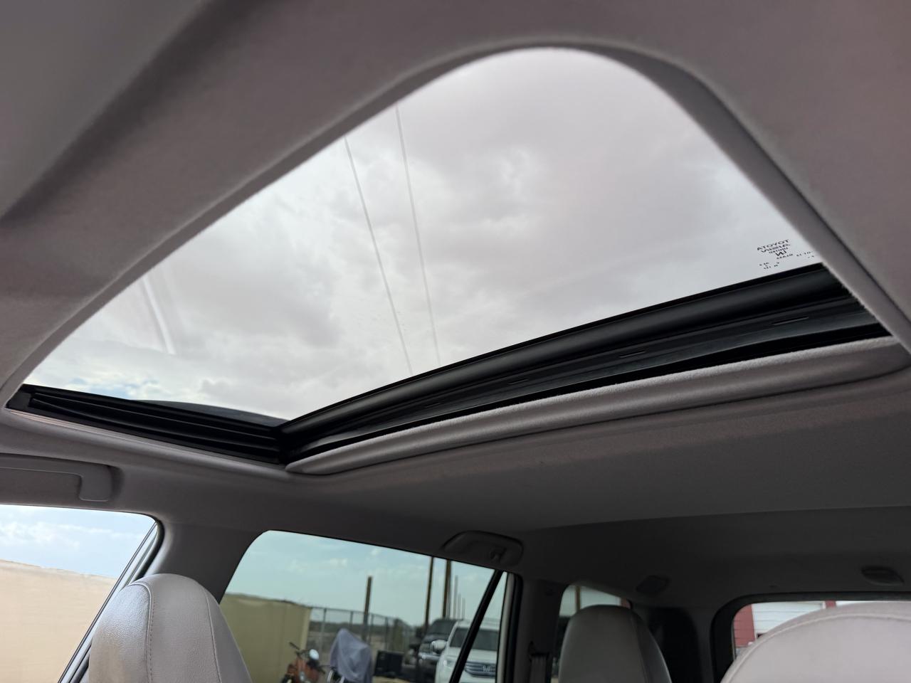 Toyota RAV4 Limited I4 2WD 2011