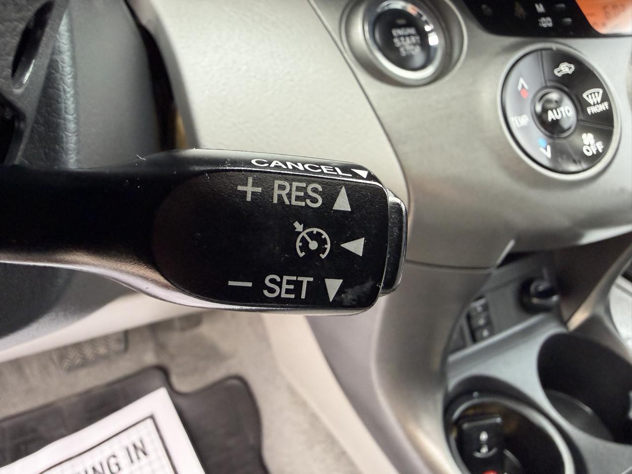 Toyota RAV4 Limited I4 2WD 2011