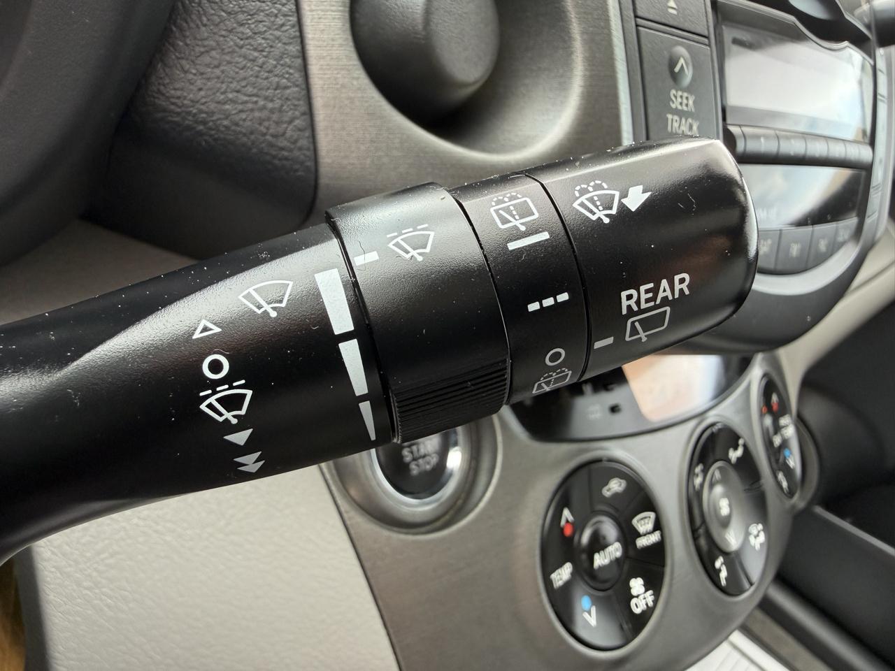 Toyota RAV4 Limited I4 2WD 2011