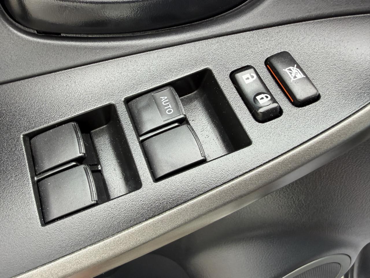Toyota RAV4 Limited I4 2WD 2011