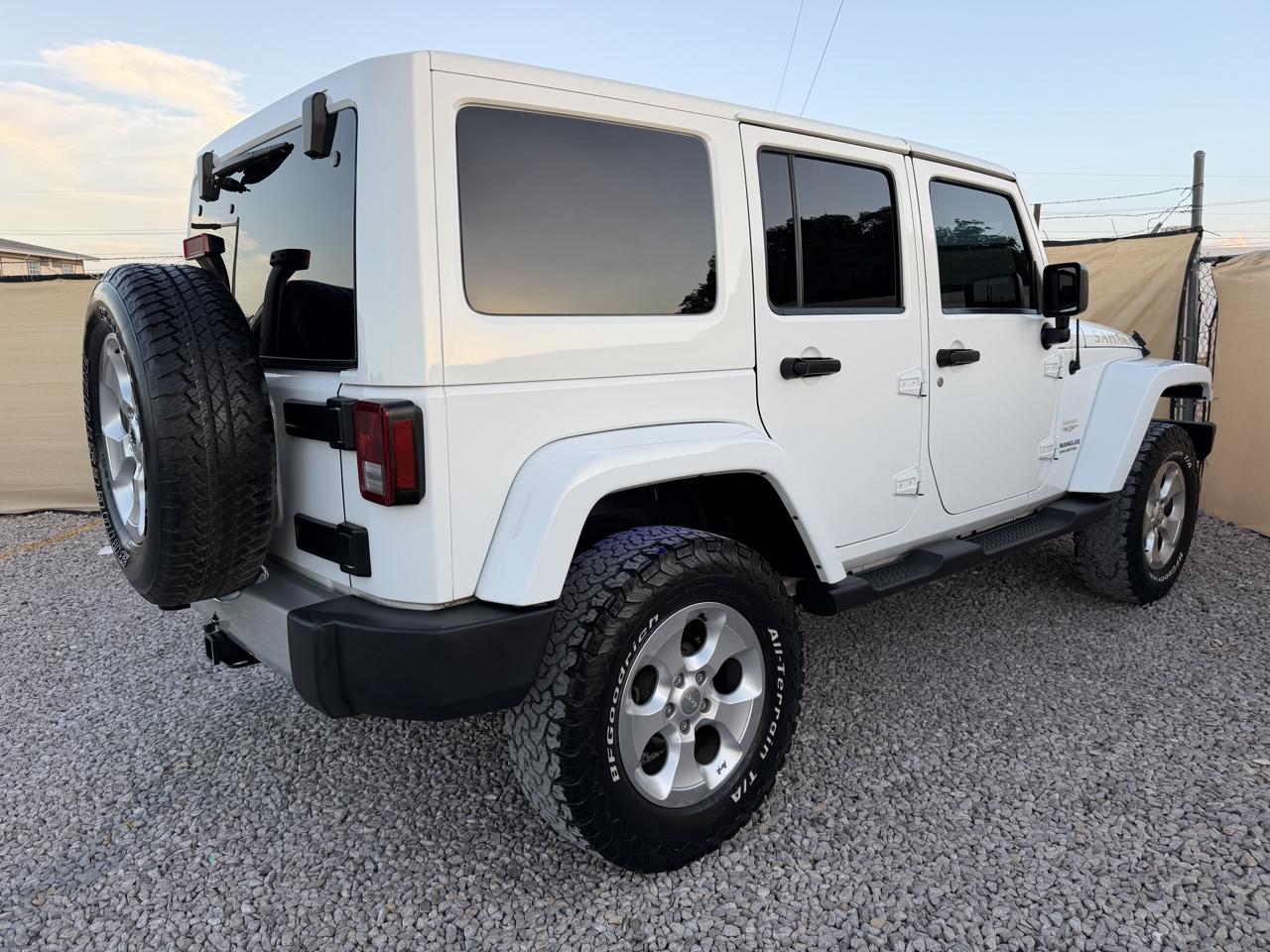 Jeep Wrangler Unlimited Sahara 4WD 2013
