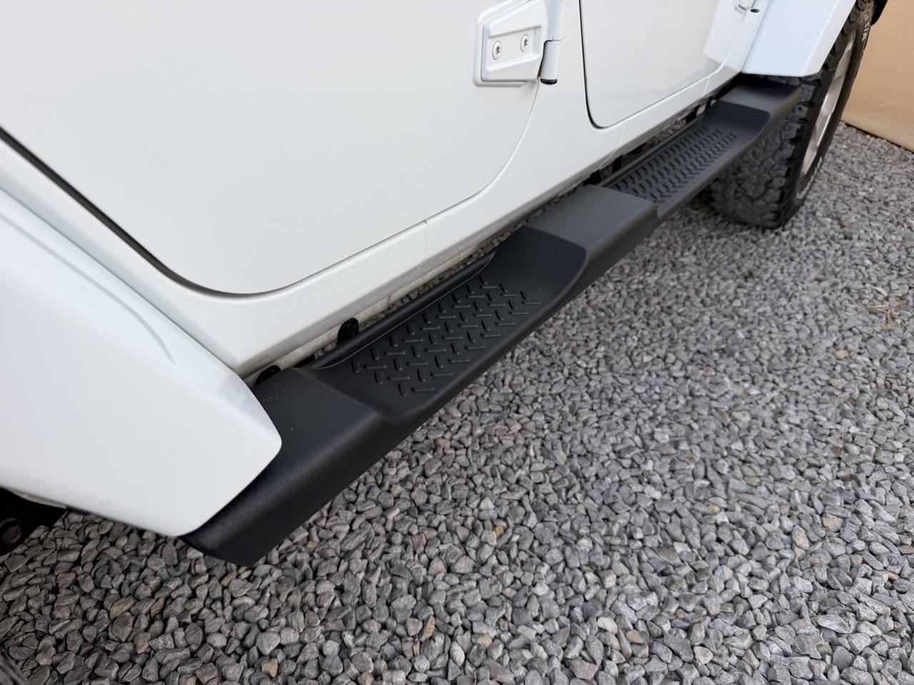 Jeep Wrangler Unlimited Sahara 4WD 2013