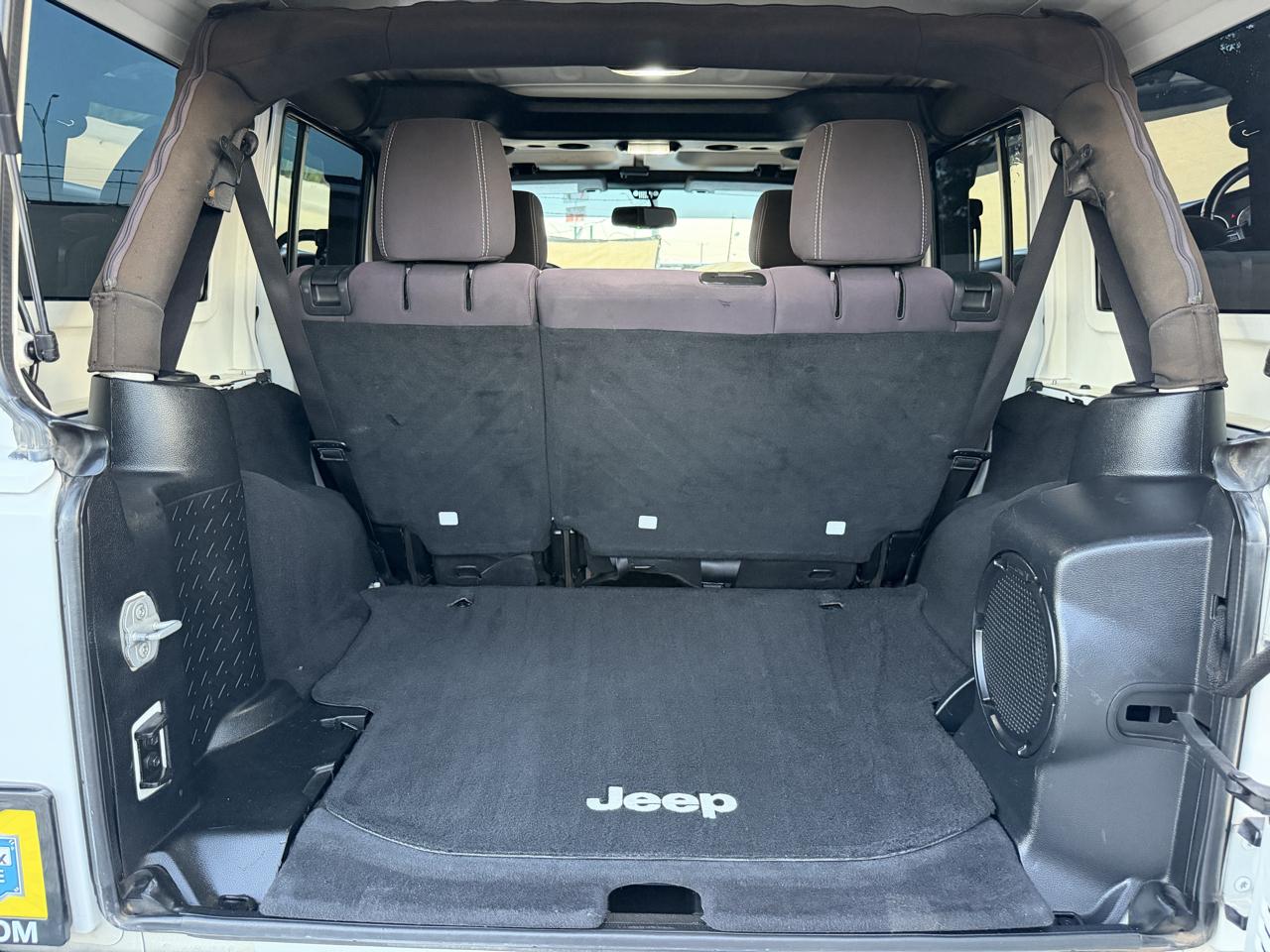 Jeep Wrangler Unlimited Sahara 4WD 2013