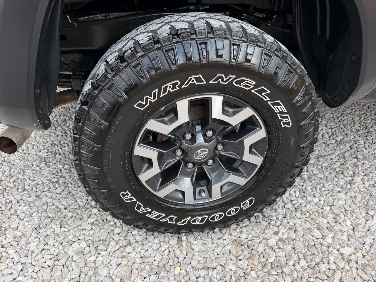 Toyota Tacoma SR5 Double Cab Long Bed V6 6AT 4WD 2016