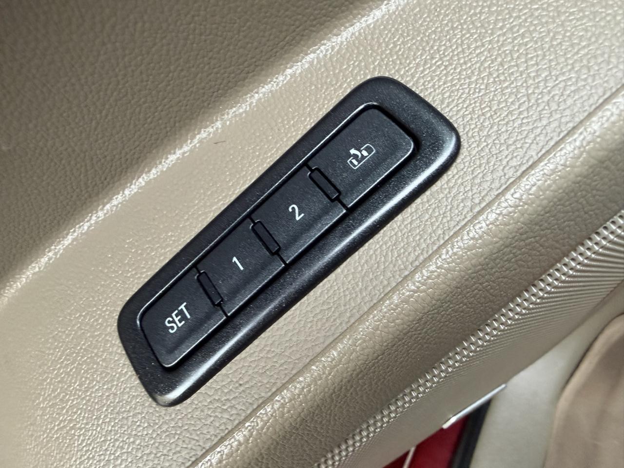 GMC Yukon SLT 2WD 2017