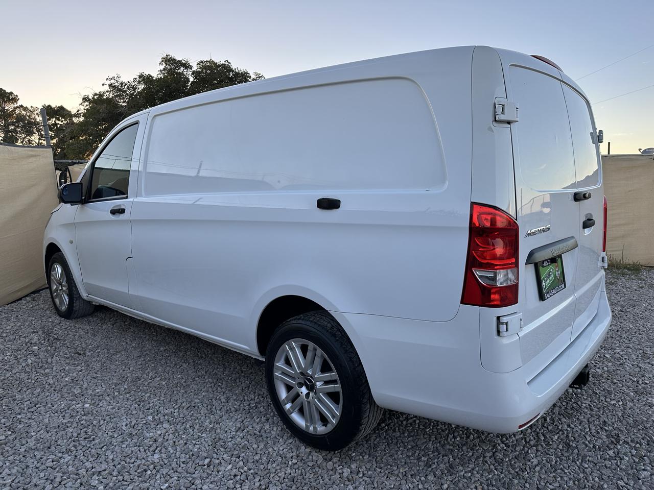 Mercedes-Benz Metris Cargo Van 2016