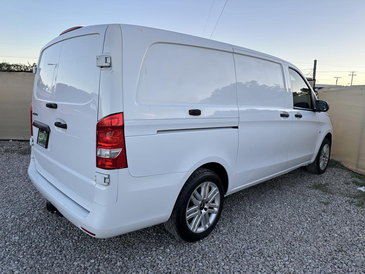Mercedes-Benz Metris Cargo Van 2016