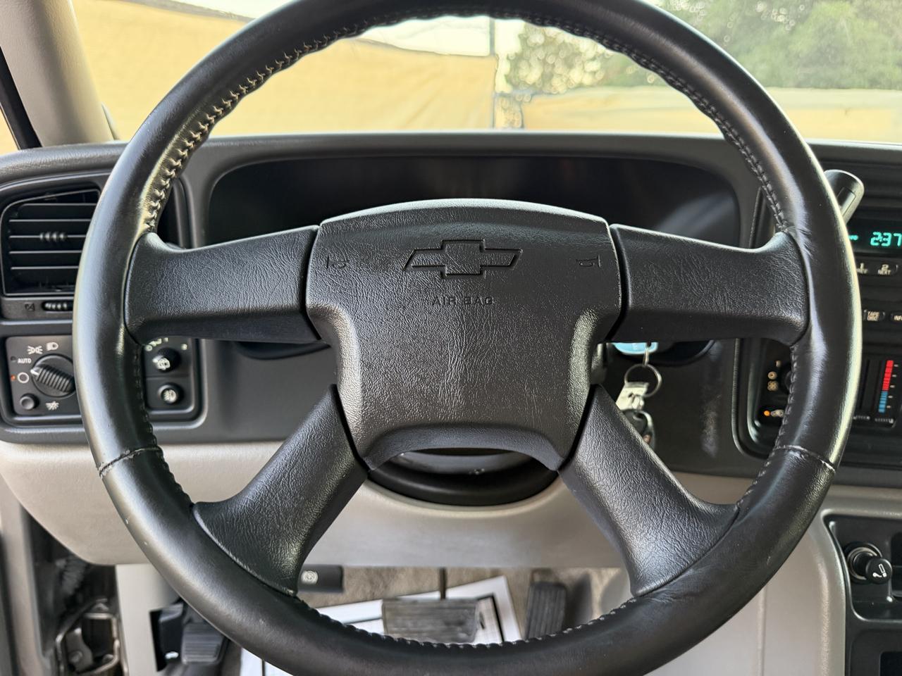 Chevrolet Tahoe LS 2WD 2003