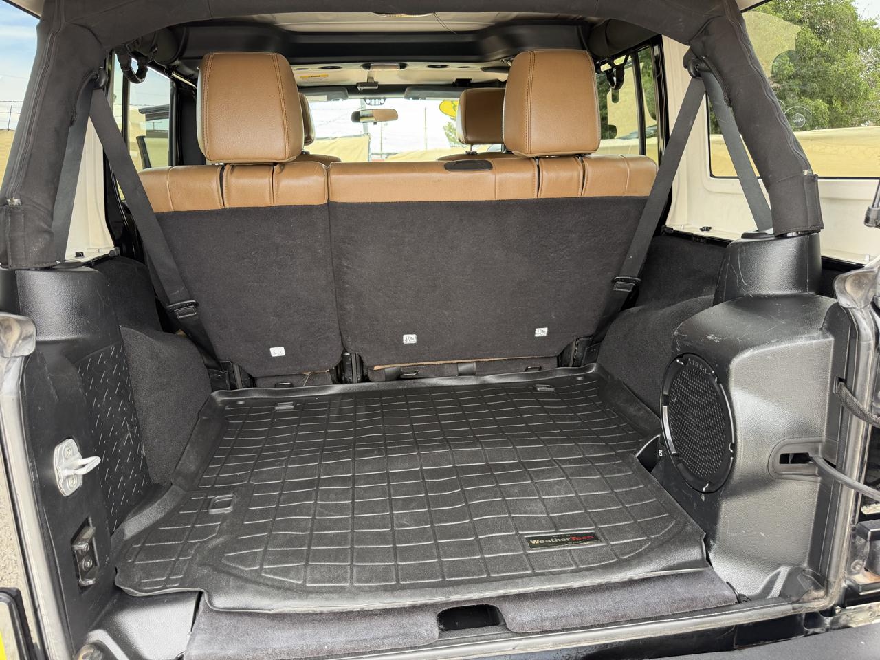 Jeep Wrangler Unlimited Sahara 4WD 2012