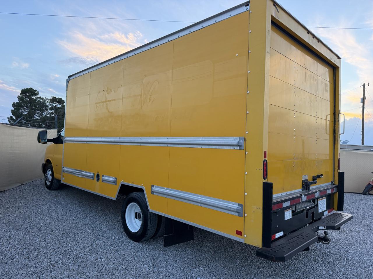 GMC Savana G3500 177 in. 2018