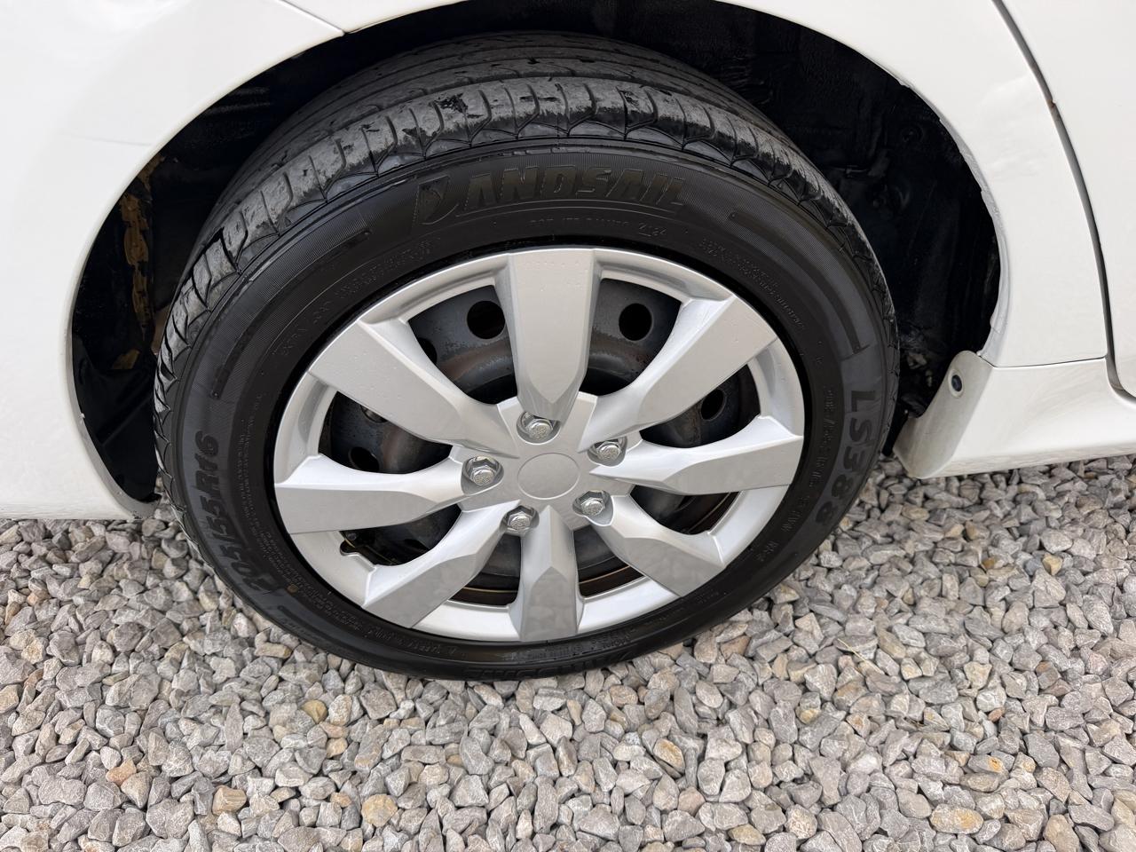 Toyota Corolla LE 4-Speed AT 2013