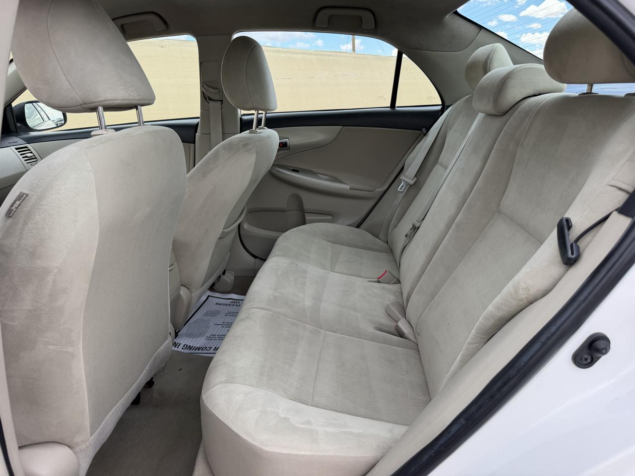 Toyota Corolla LE 4-Speed AT 2013