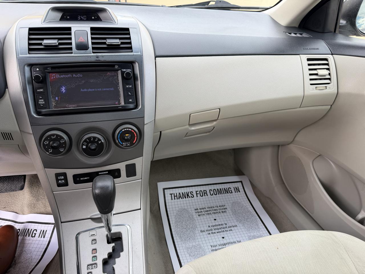Toyota Corolla LE 4-Speed AT 2013