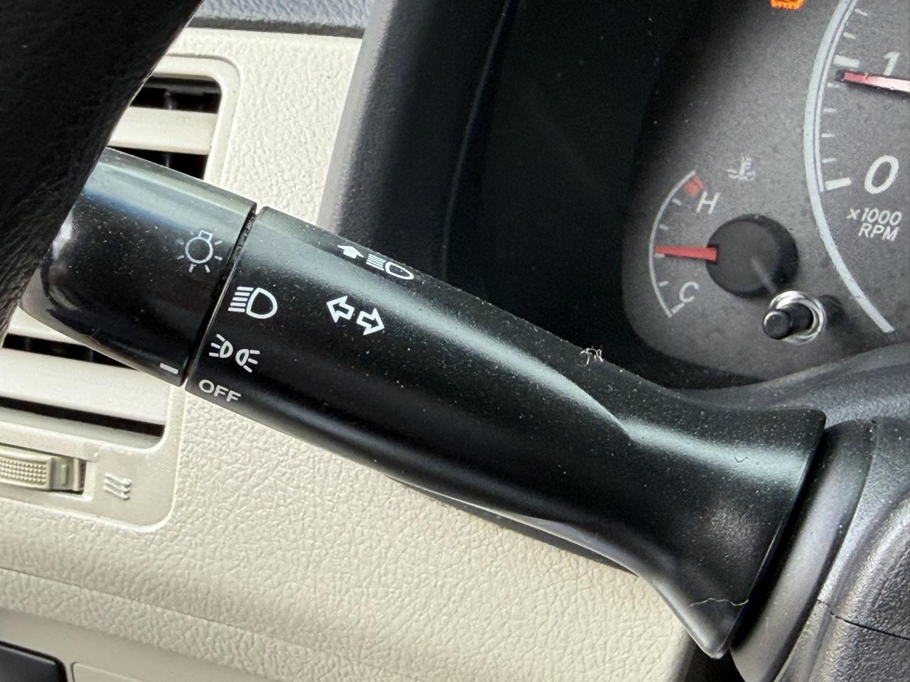 Toyota Corolla LE 4-Speed AT 2013