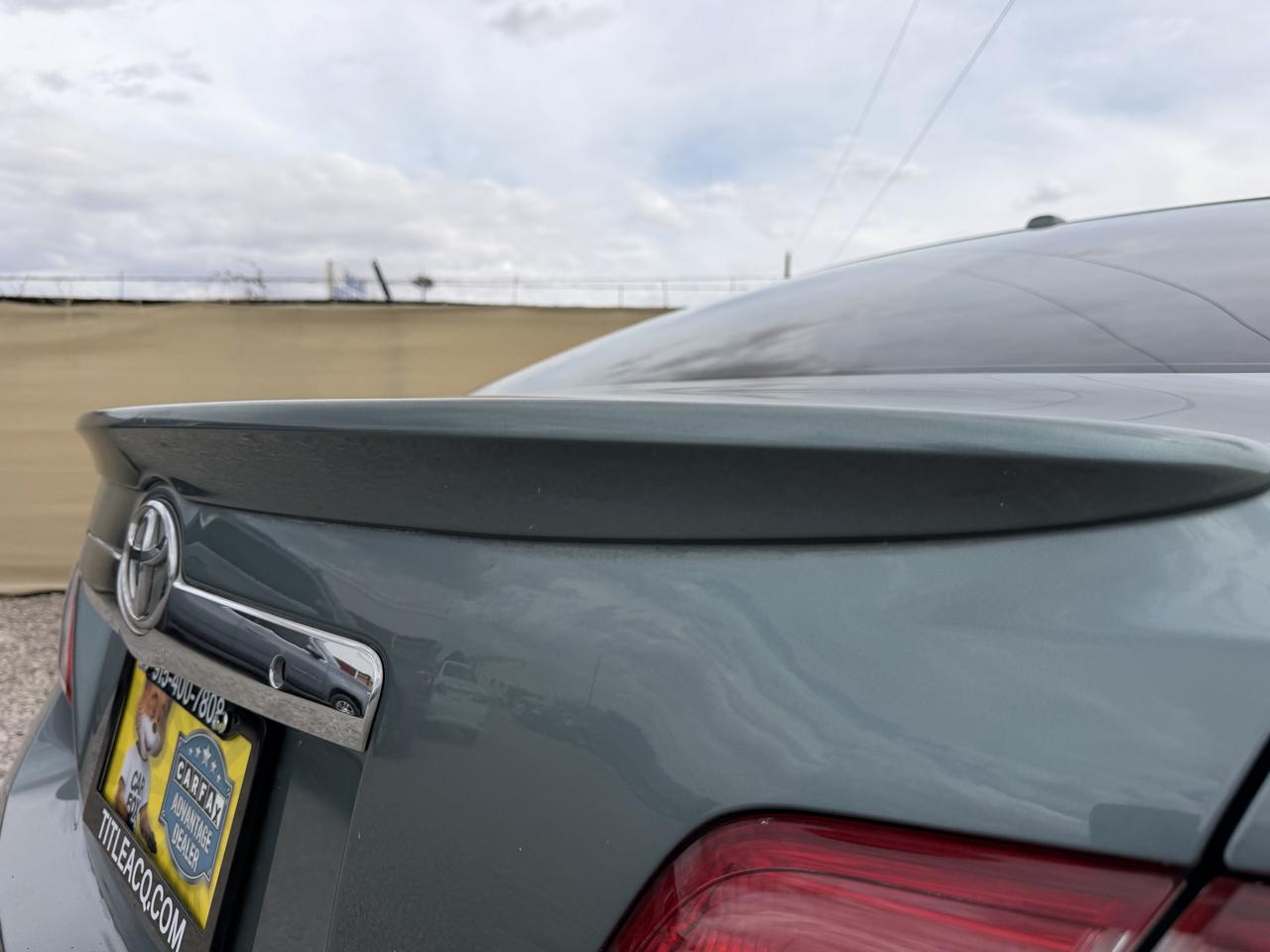 Toyota Camry SE 6-Spd AT 2010