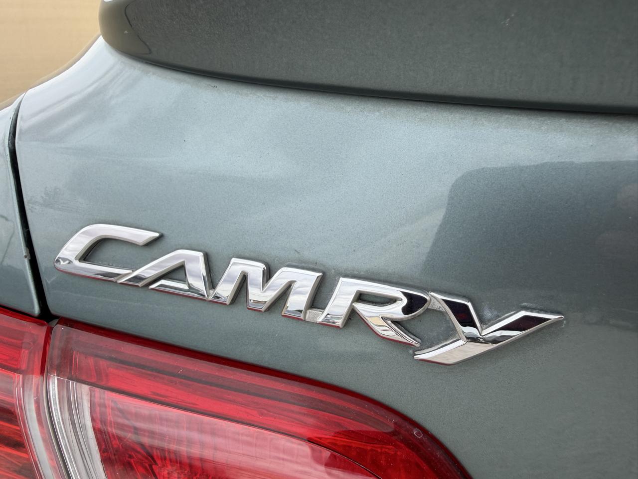Toyota Camry SE 6-Spd AT 2010