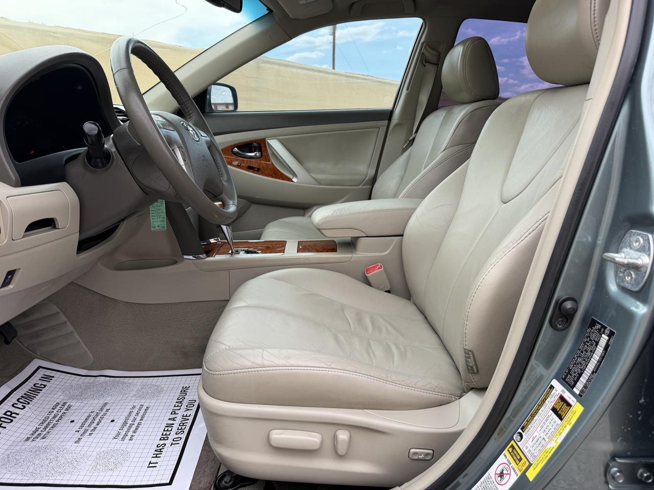 Toyota Camry SE 6-Spd AT 2010