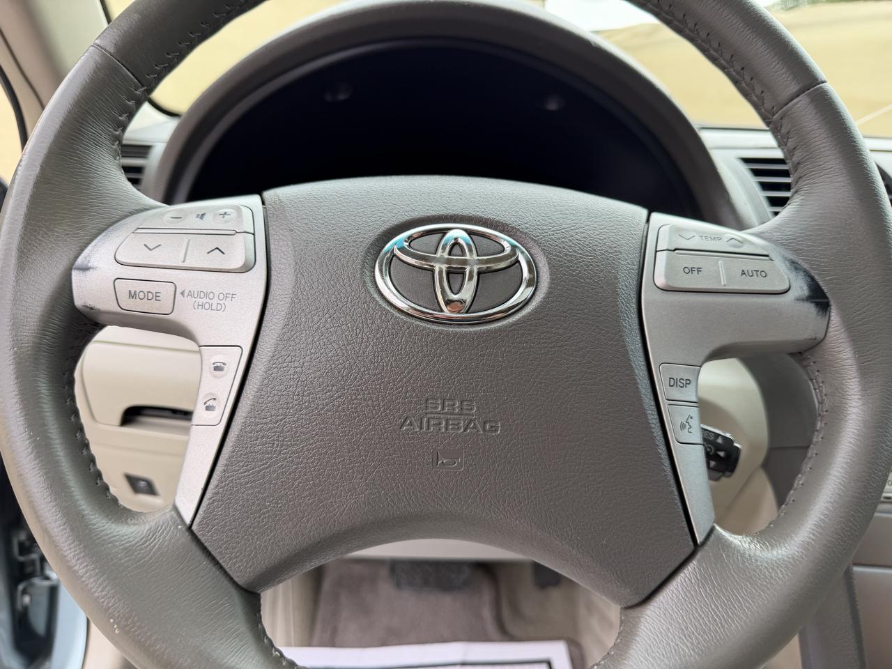 Toyota Camry SE 6-Spd AT 2010