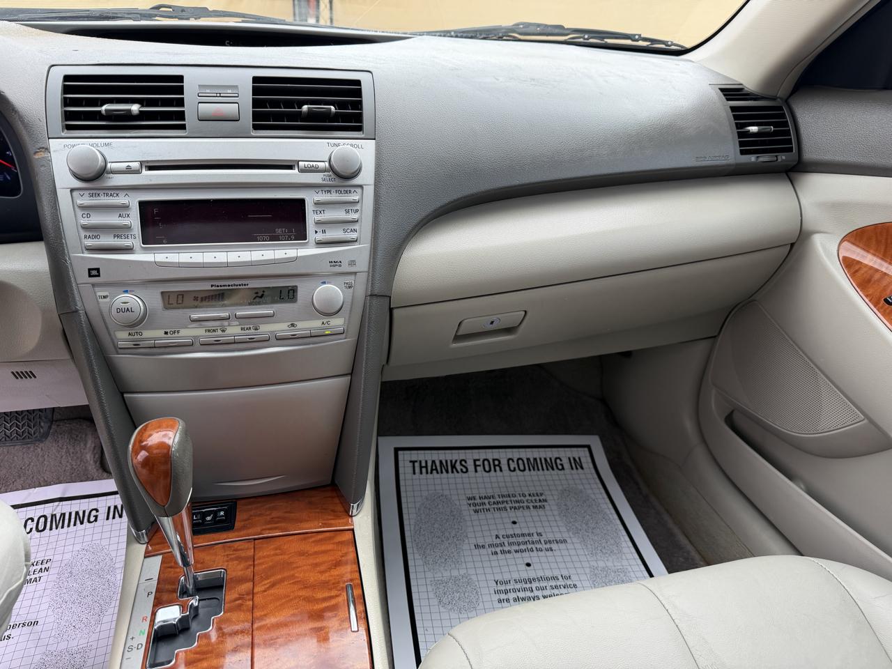 Toyota Camry SE 6-Spd AT 2010