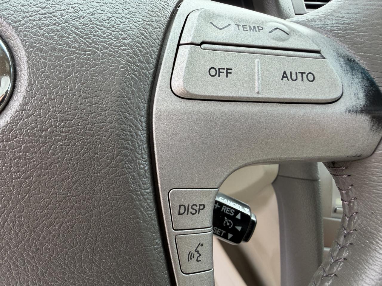 Toyota Camry SE 6-Spd AT 2010