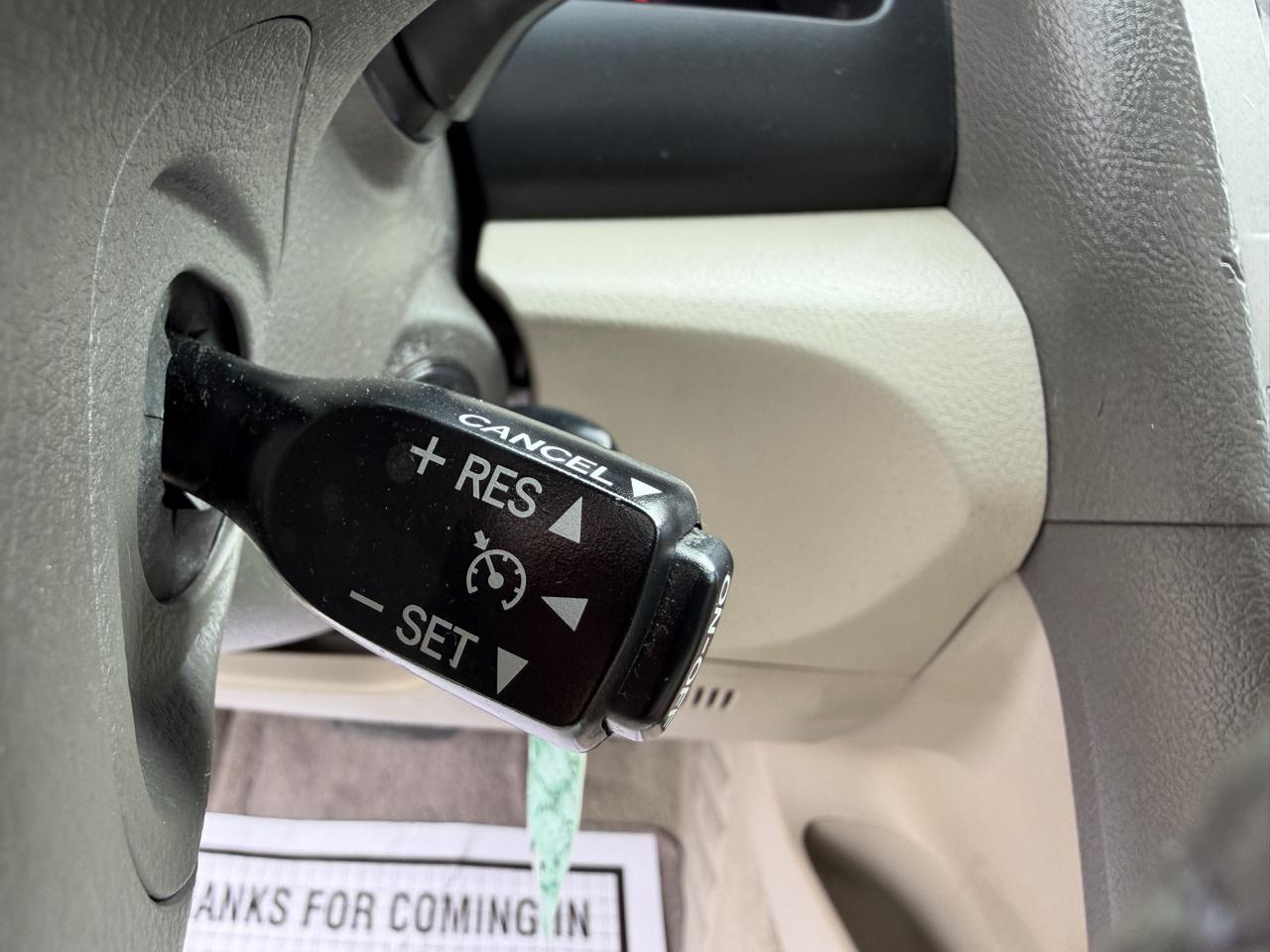 Toyota Camry SE 6-Spd AT 2010